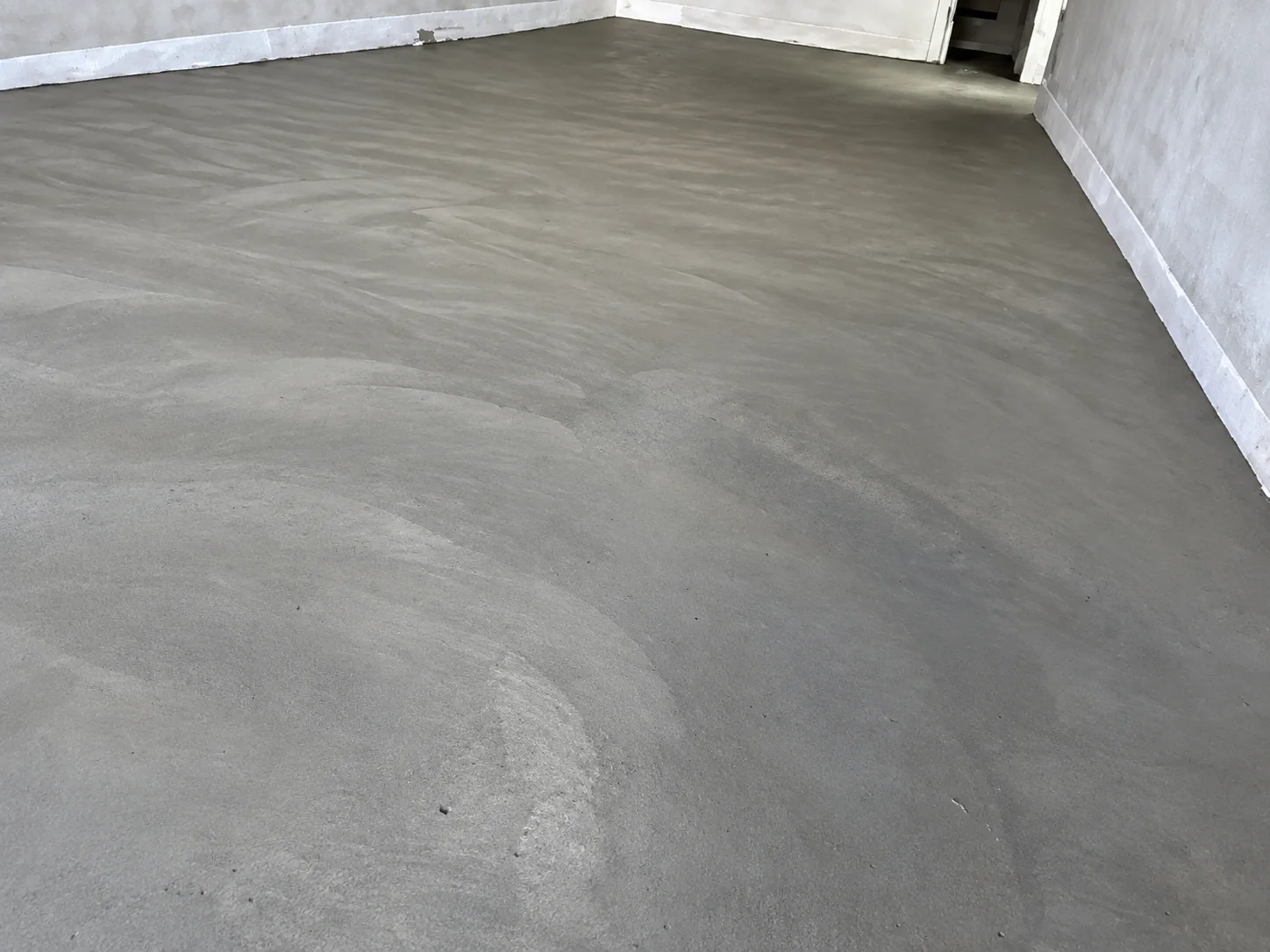 Maschinelles Glätten einer Betonfläche